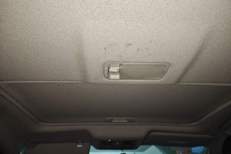 Used Nissan Tiida 2011 1.6L CVT Smart Version Headliner