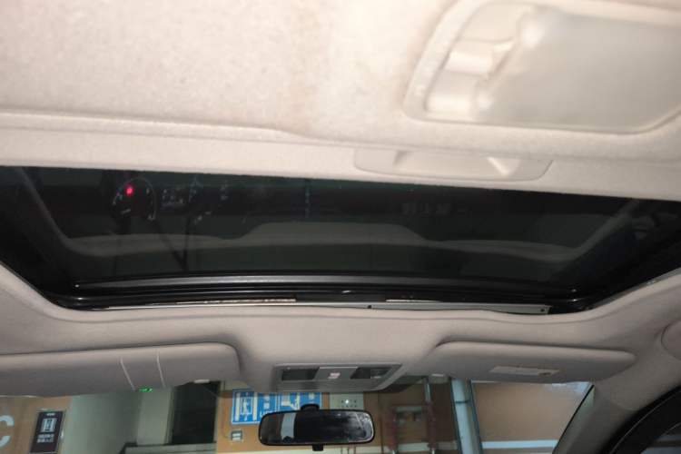 Used Nissan Tiida 2011 1.6L CVT Smart Version Headliner