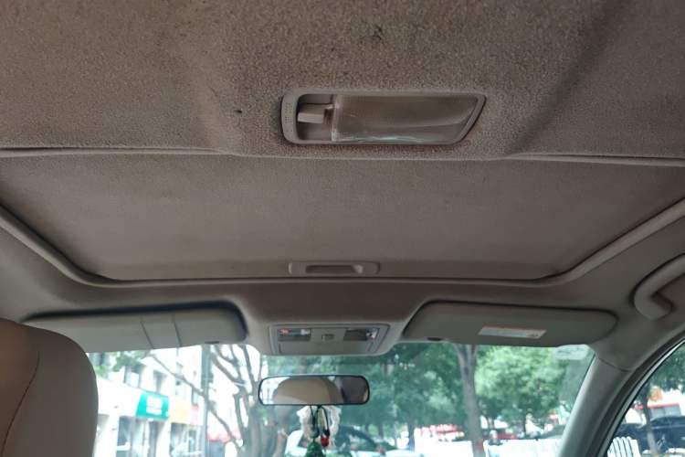 Used Nissan Tiida 2011 1.6L CVT Smart Version Headliner