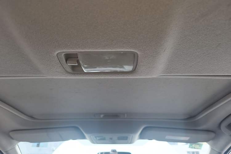 Used Nissan Tiida 2011 1.6T M-CVT Dynamic Edition Headliner