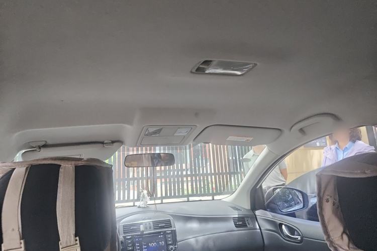 Used Nissan Tiida 2011 1.6L CVT Comfort Model Headliner