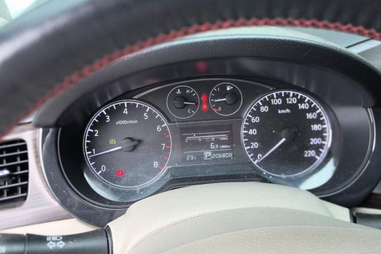 Used Nissan Tiida 2011 1.6L CVT Luxury Edition Instrument Cluster
