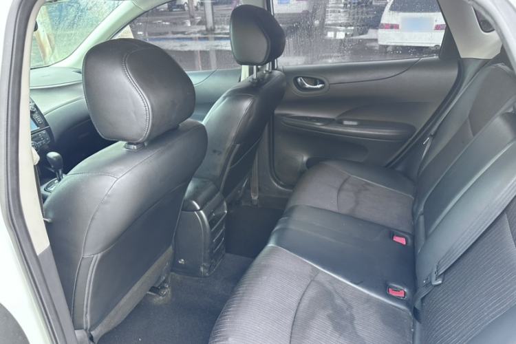 Used Nissan Tiida 2011 1.6L CVT Smart Version Interior 2