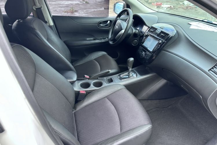 Used Nissan Tiida 2011 1.6L CVT Smart Version Interior 3