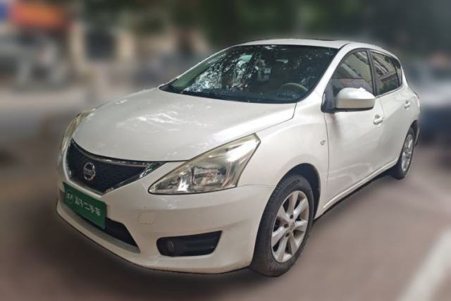 Ojetý Nissan Tiida 2011 1.6L CVT Smart Version