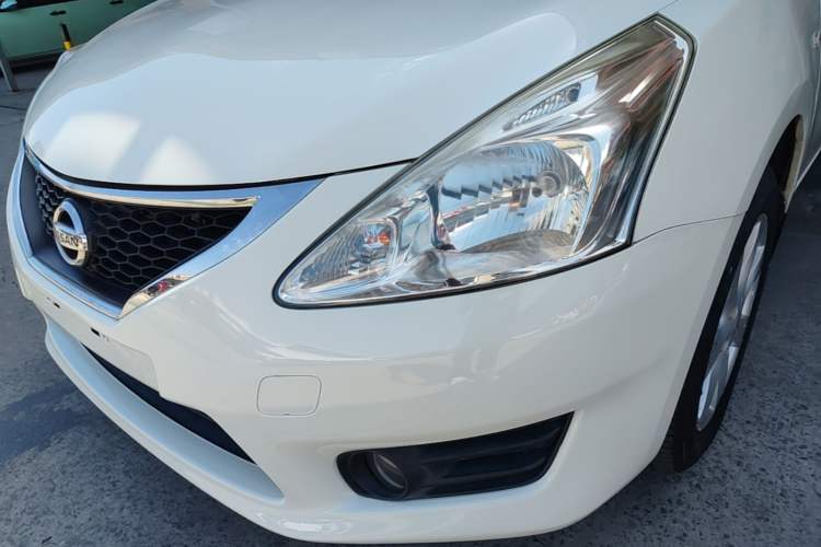 Used Nissan Tiida 2011 1.6L CVT Smart Version Left Front Headlight