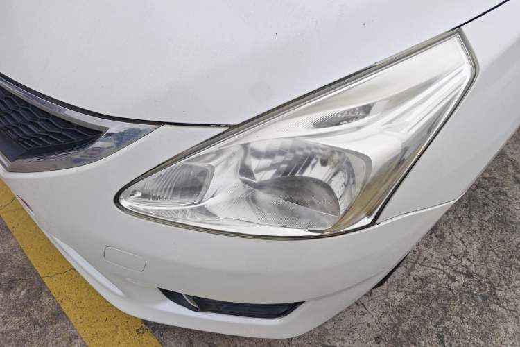 Used Nissan Tiida 2011 1.6L CVT Comfort Model Left Front Headlight