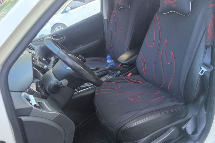 Used Nissan Tiida 2011 1.6T M-CVT Cool Edition Left Front Seat