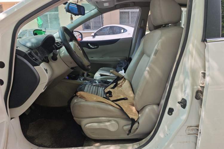 Used Nissan Tiida 2011 1.6L CVT Smart Version Left Front Seat