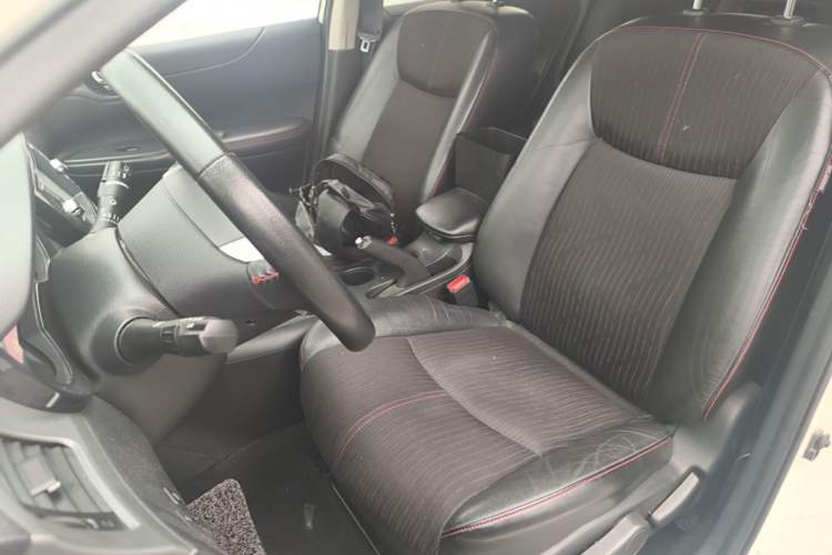 Used Nissan Tiida 2011 1.6T M-CVT Dynamic Edition Left Front Seat