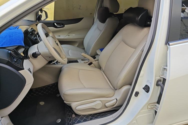 Used Nissan Tiida 2011 1.6L CVT Smart Version Left Front Seat