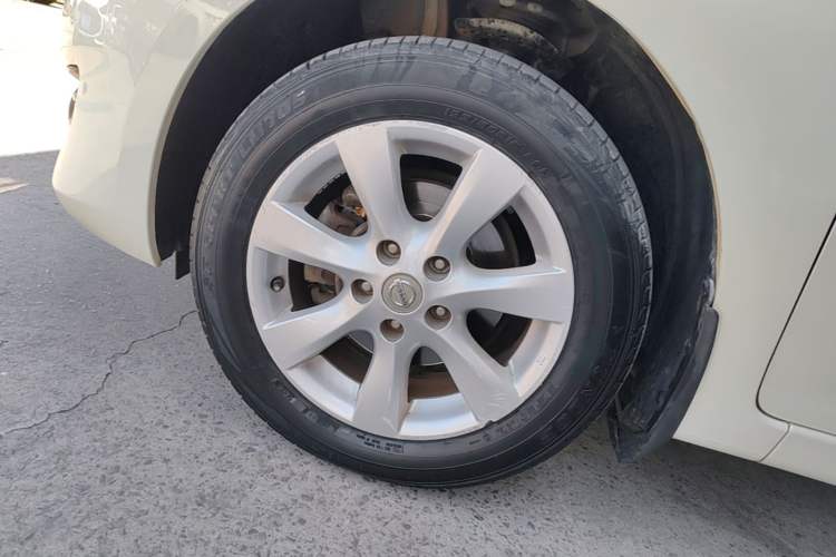 Used Nissan Tiida 2011 1.6L CVT Smart Version Left Front Wheel Hub
