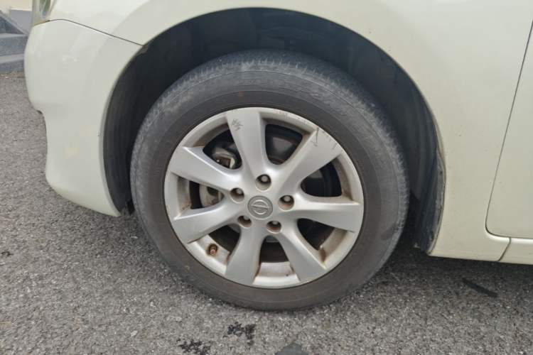 Used Nissan Tiida 2011 1.6L CVT Smart Version Left Front Wheel Hub