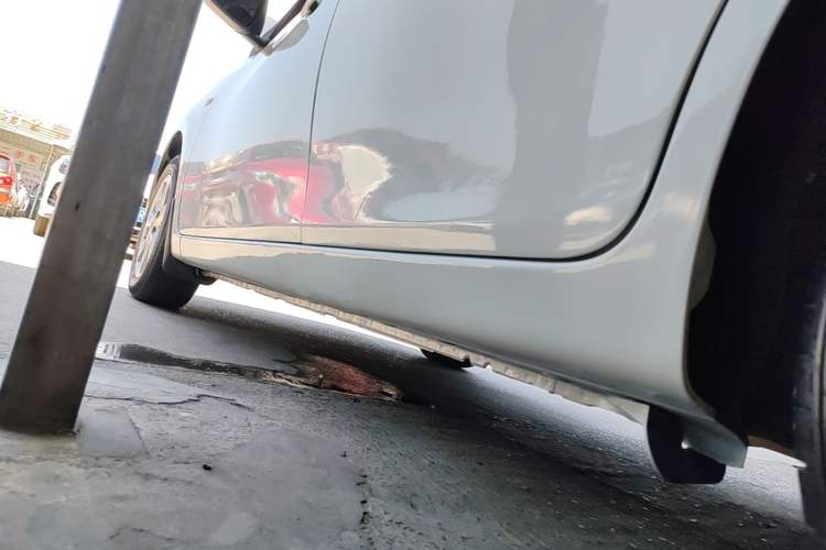 Used Nissan Tiida 2011 1.6L CVT Smart Version Left Side Sill