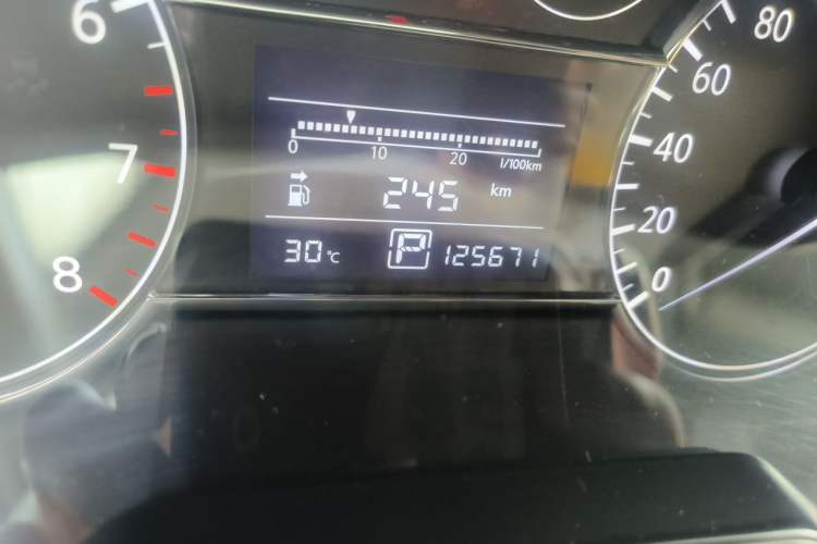 Used Nissan Tiida 2011 1.6L CVT Comfort Model Odometer Close Up