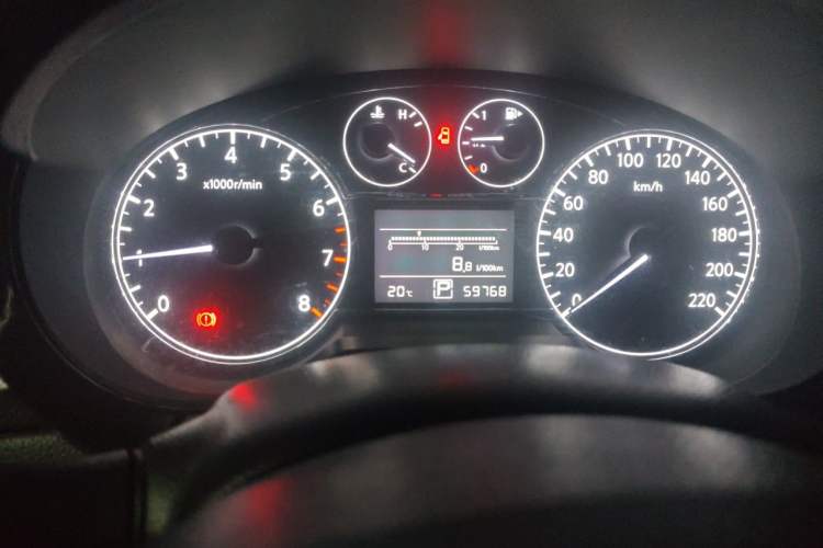 Used Nissan Tiida 2011 1.6L CVT Smart Version Odometer Close Up