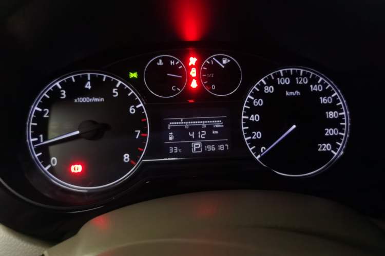 Used Nissan Tiida 2011 1.6L CVT Comfort Model Odometer Close Up