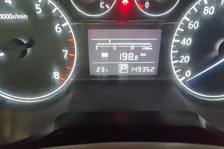 Used Nissan Tiida 2011 1.6L CVT Comfort Model Odometer Close Up