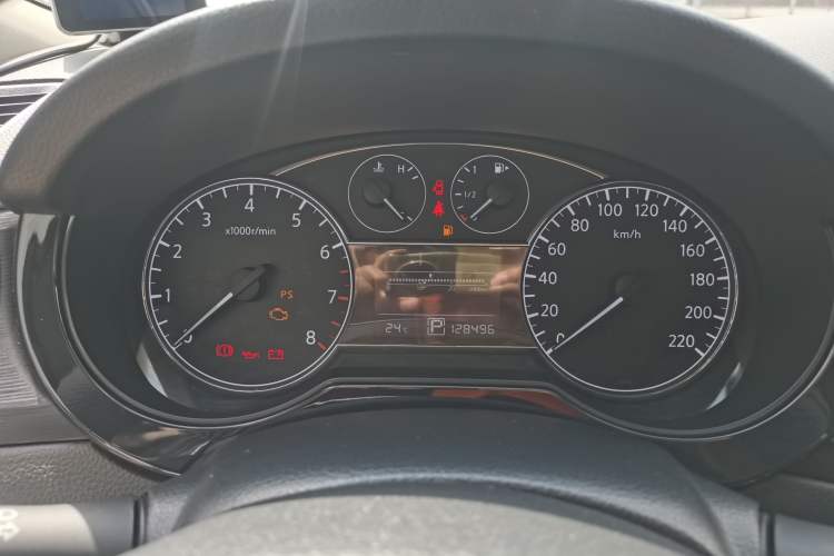 Used Nissan Tiida 2011 1.6L CVT Comfort Model Odometer Close Up