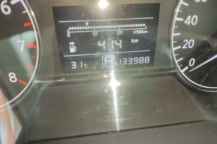 Used Nissan Tiida 2011 1.6L CVT Smart Version Odometer Close Up