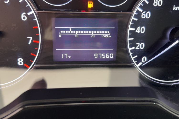 Used Nissan Tiida 2011 1.6L Manual Smart Version Odometer Close Up