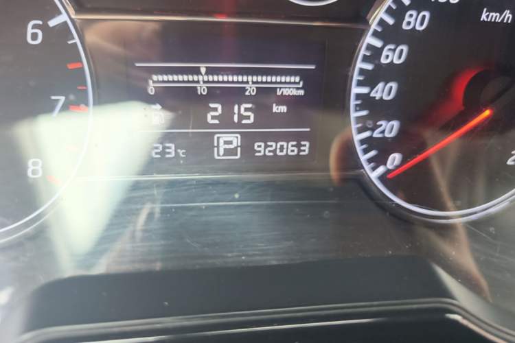 Used Nissan Tiida 2011 1.6T M-CVT Dynamic Edition Odometer Close Up