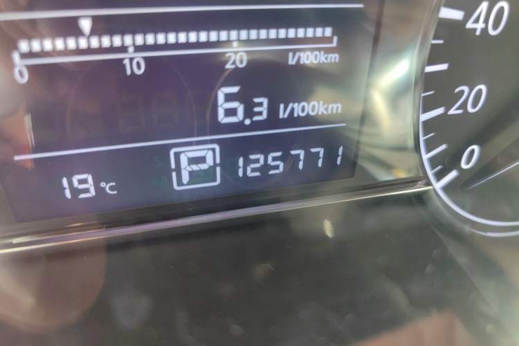 Used Nissan Tiida 2011 1.6L CVT Comfort Model Odometer Close Up