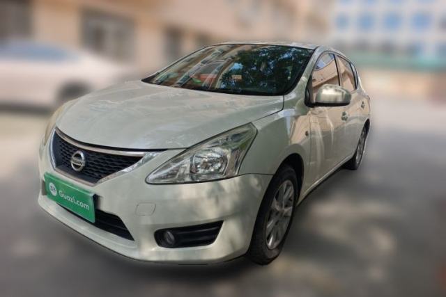Ojetý Nissan Tiida 2011 1.6L CVT Smart Version