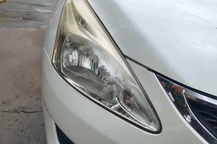 Used Nissan Tiida 2011 1.6L CVT Smart Version Right Front Headlight