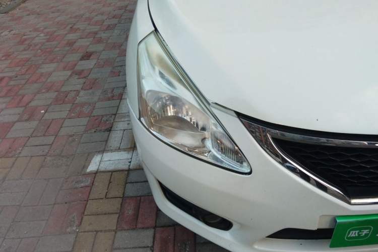 Used Nissan Tiida 2011 1.6L CVT Smart Version Right Front Headlight