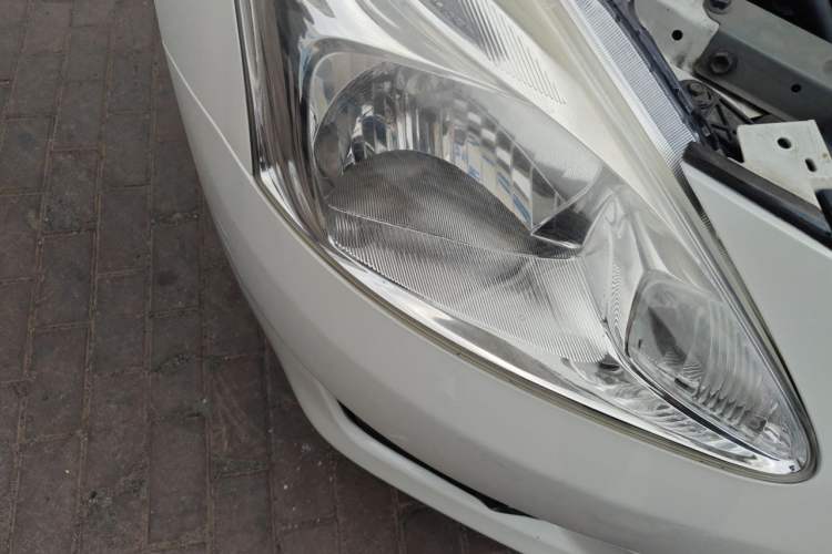 Used Nissan Tiida 2011 1.6L CVT Comfort Model Right Front Headlight