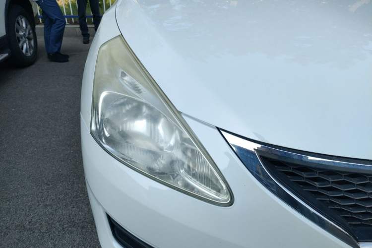 Used Nissan Tiida 2011 1.6L CVT Comfort Model Right Front Headlight