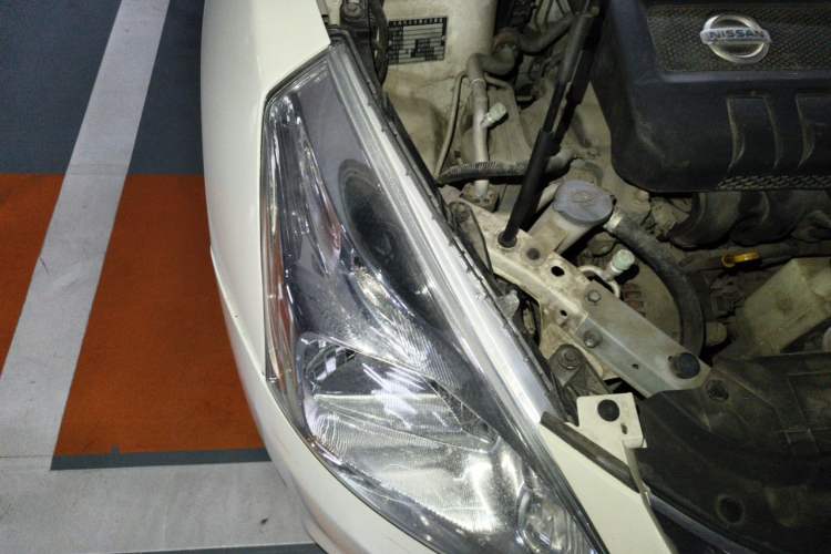 Used Nissan Tiida 2011 1.6L CVT Smart Version Right Front Headlight