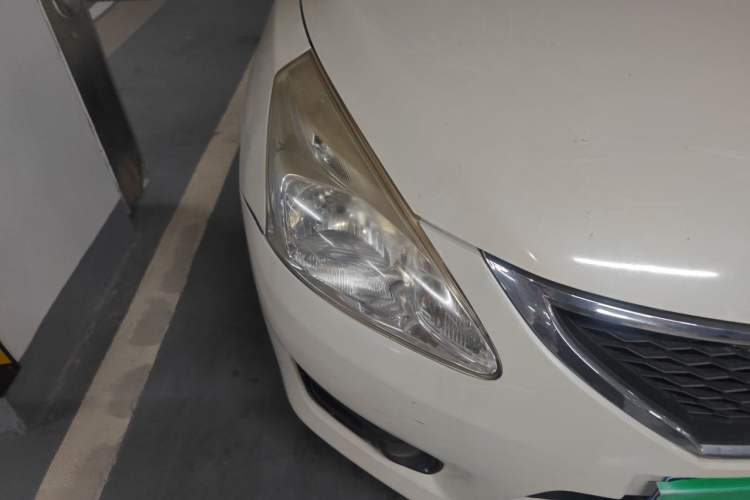 Used Nissan Tiida 2011 1.6L CVT Comfort Model Right Front Headlight