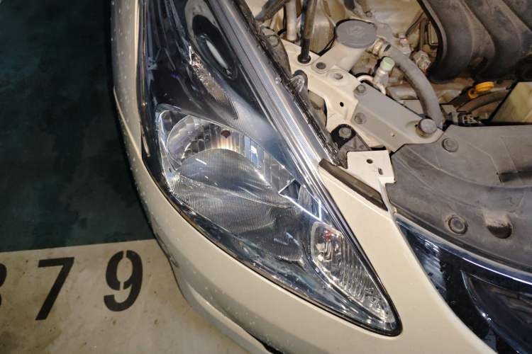 Used Nissan Tiida 2011 1.6L CVT Comfort Model Right Front Headlight