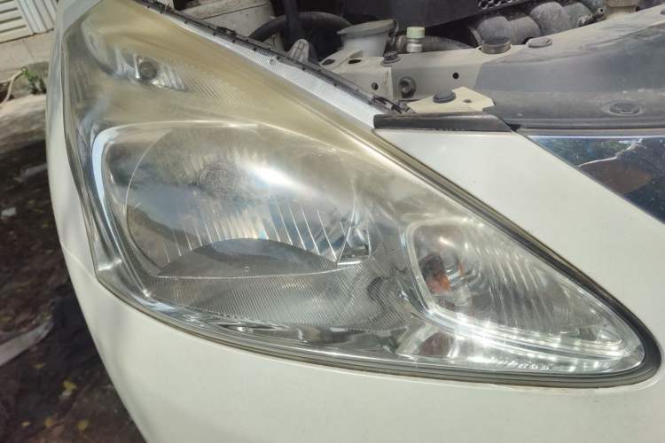 Used Nissan Tiida 2011 1.6L CVT Smart Version Right Front Headlight