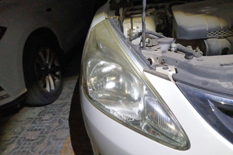 Used Nissan Tiida 2011 1.6L CVT Smart Version Right Front Headlight