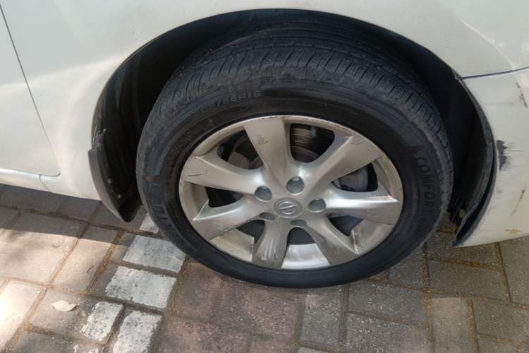 Used Nissan Tiida 2011 1.6L CVT Comfort Model Right Front Wheel Hub