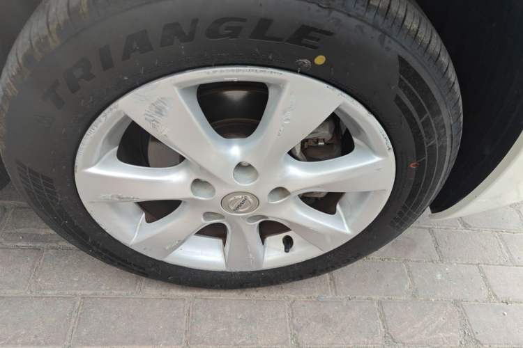 Used Nissan Tiida 2011 1.6L CVT Comfort Model Right Front Wheel Hub