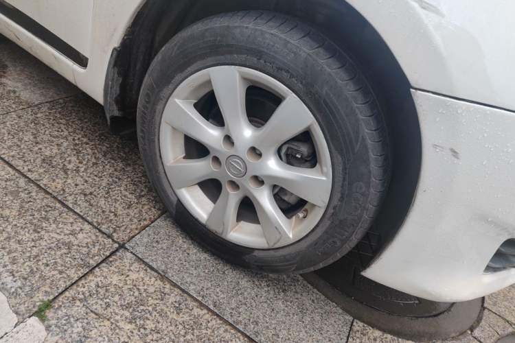 Used Nissan Tiida 2011 1.6L CVT Smart Version Right Front Wheel Hub