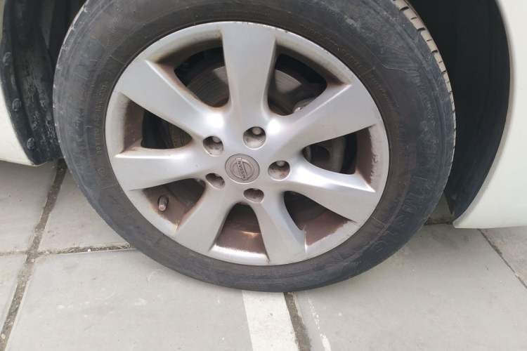 Used Nissan Tiida 2011 1.6L Manual Smart Version Right Front Wheel Hub