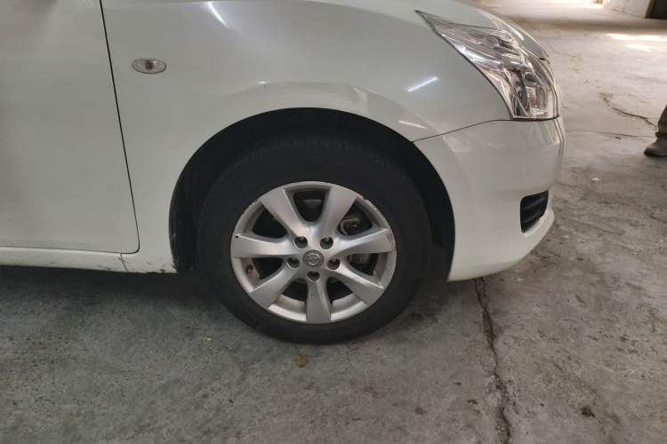 Used Nissan Tiida 2011 1.6L CVT Comfort Model Right Front Wheel Hub