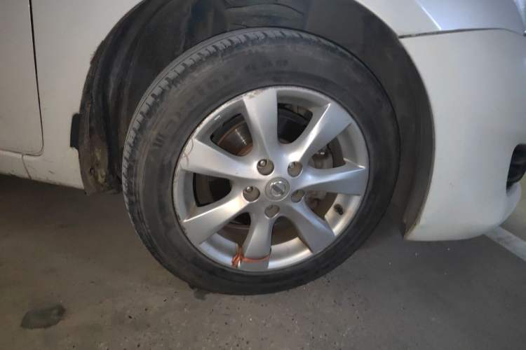 Used Nissan Tiida 2011 1.6L CVT Comfort Model Right Front Wheel Hub