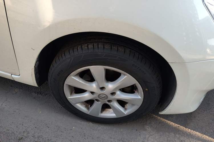 Used Nissan Tiida 2011 1.6L CVT Smart Version Right Front Wheel Hub