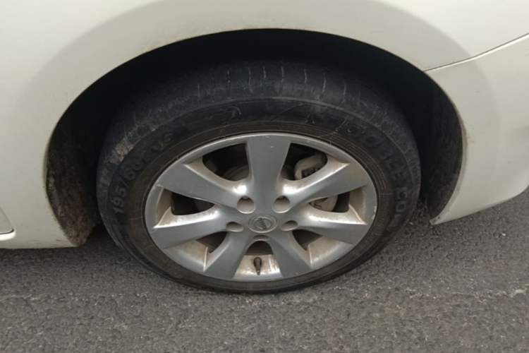 Used Nissan Tiida 2011 1.6L CVT Smart Version Right Front Wheel Hub