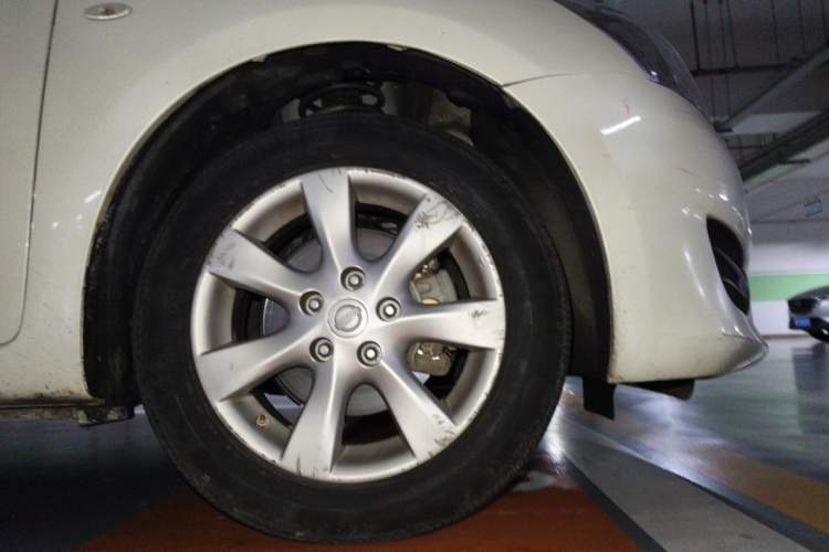 Used Nissan Tiida 2011 1.6L CVT Smart Version Right Front Wheel Hub