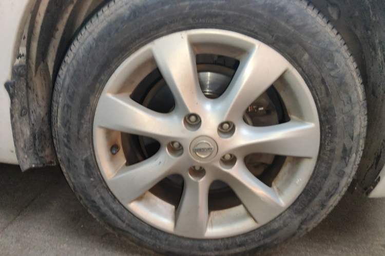 Used Nissan Tiida 2011 1.6L CVT Comfort Model Right Front Wheel Hub