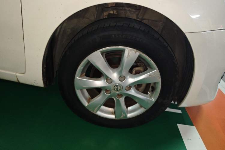 Used Nissan Tiida 2011 1.6L CVT Comfort Model Right Front Wheel Hub