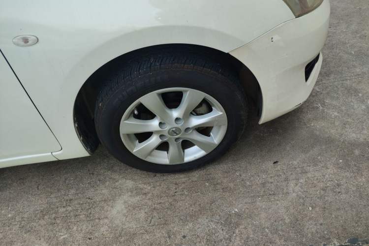 Used Nissan Tiida 2011 1.6L CVT Smart Version Right Front Wheel Hub