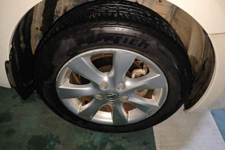 Used Nissan Tiida 2011 1.6L CVT Comfort Model Right Front Wheel Hub